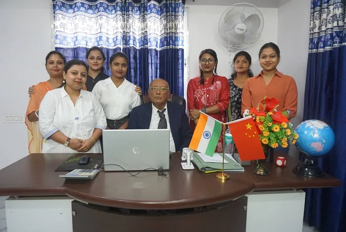 CEO WITH KOLKATA OFFICE WOMEN'S TEAM